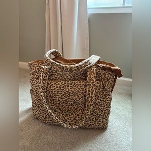 Beís the Tote in the Wild Child Bag